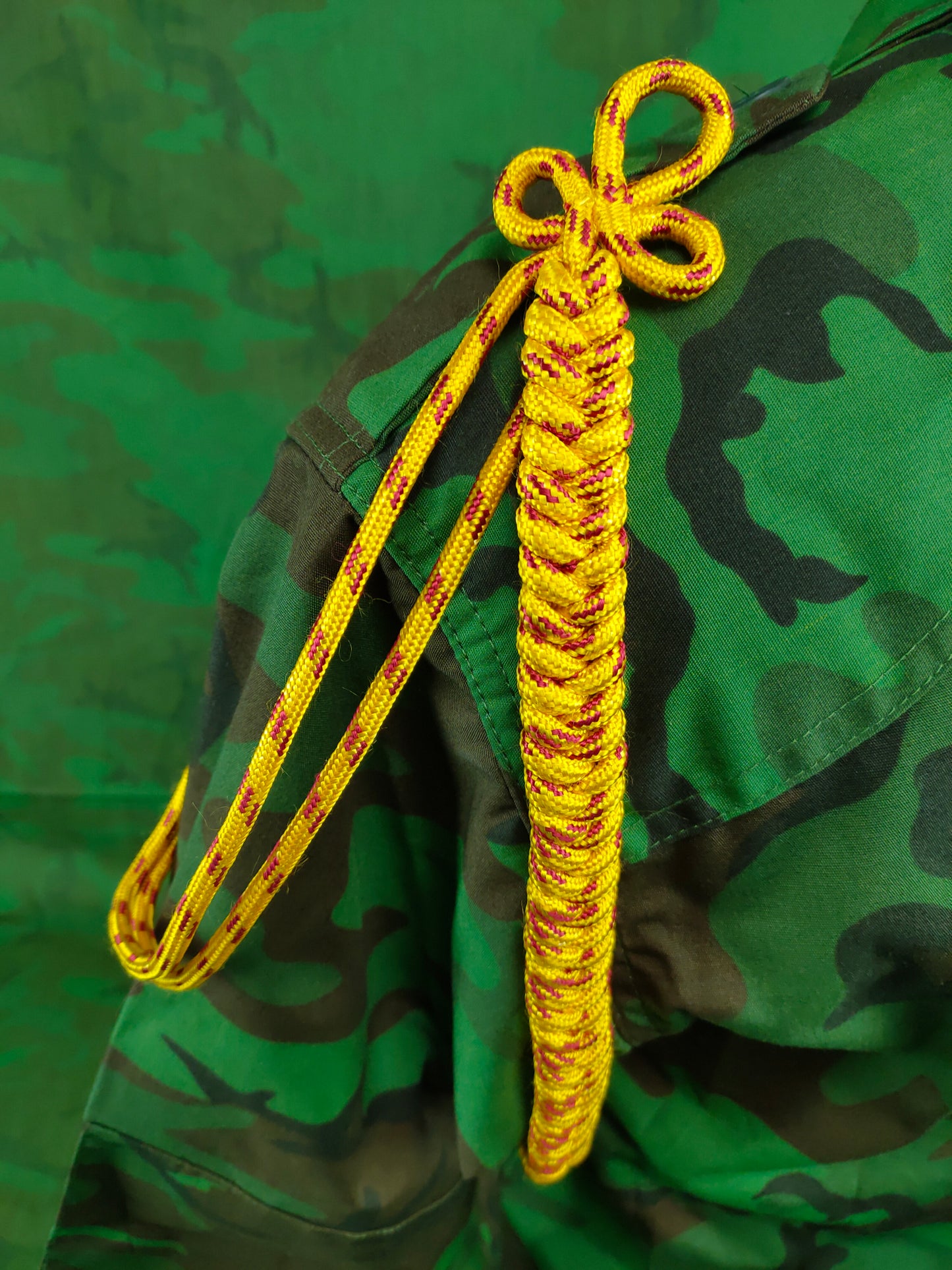 RVN Bieu-Chuong Anh-Dung Boi-Tinh Military Gallantry Cross Shoulder Cord
