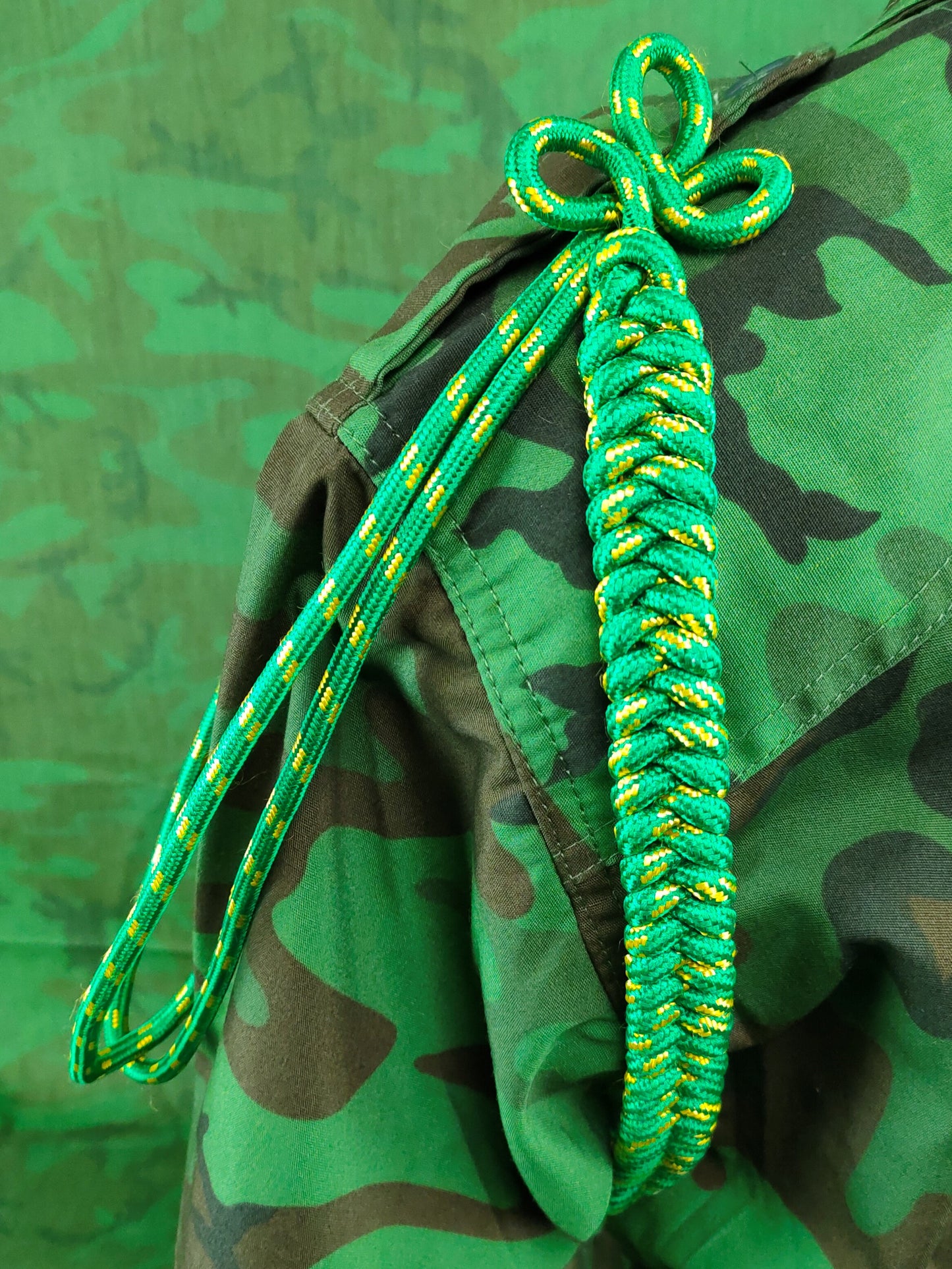 RVN Bieu-Chuong Quan-Cong Boi-Tinh Military Merit Medal Award Shoulder Cord