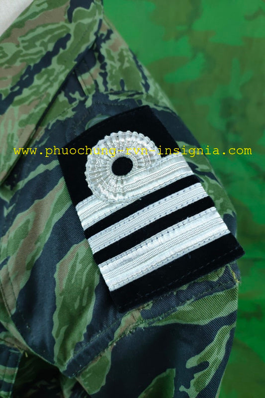 Thuy-Quan Luc-Chien Thieu-Ta / VNMC Major Shoulder Rank Slide Set