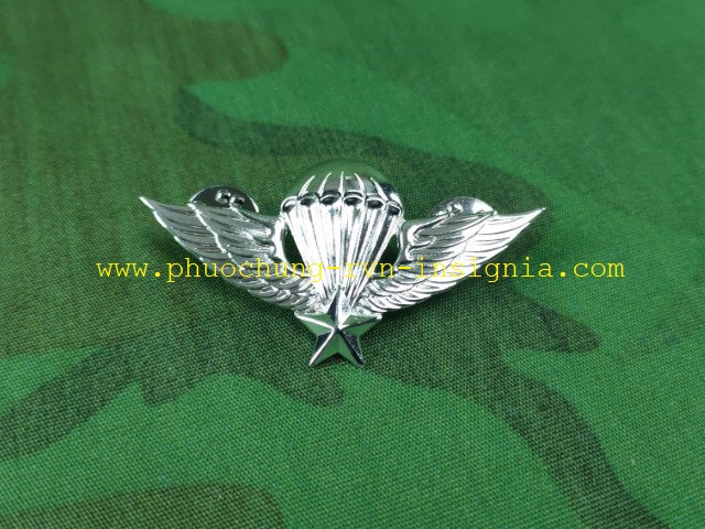 RVN Airborne Nhay-Du Jump Wings Parachutist Qualification Metal Badge