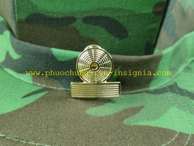 RVN Chuan-Uy / OCS Officer Candidate Metal Collar Rank Badge
