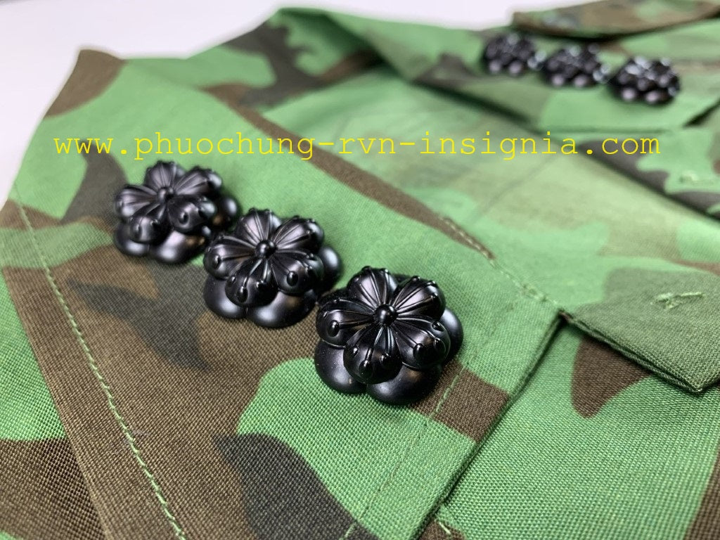 Mid war RVN Dai-Uy / Captain - Officer Combat Subdued Metal Collar Rank Badge