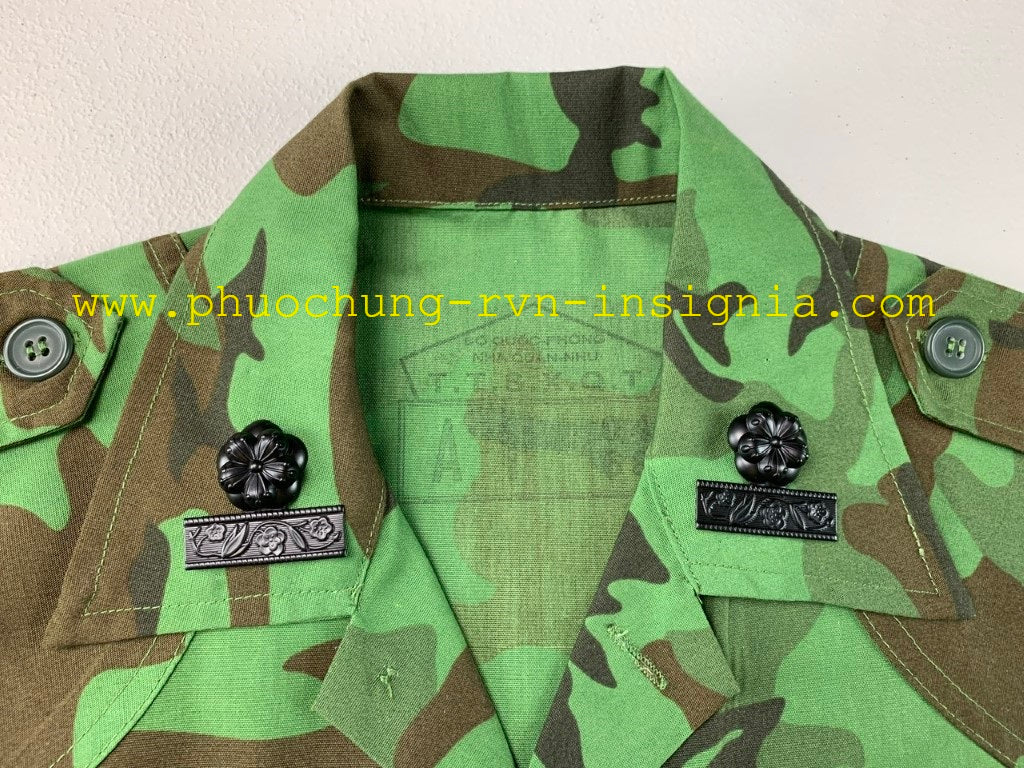 Mid war RVN Thieu-Ta / Major - Officer Combat Subdued Metal Collar Rank Badge