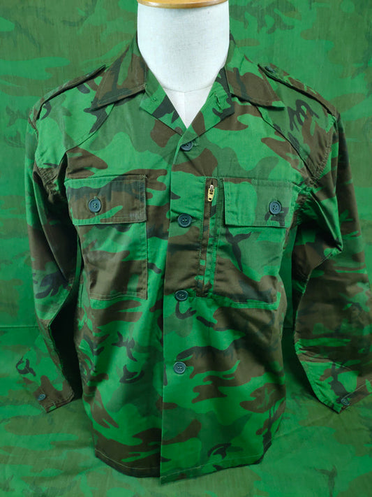 Medium Nhay-du  Vietnamese Airborne Camo Leaf Pattern Zipper Shirt & Pants