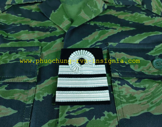 Thuy-Quan Luc-Chien Trung-Ta / VNMC Lt-Colonel Pin On Chest Rank Single